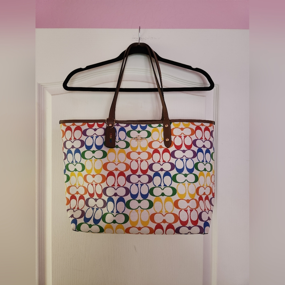 COACH City Tote Pride Signature Canvas, Great Condition, Discontinued Style